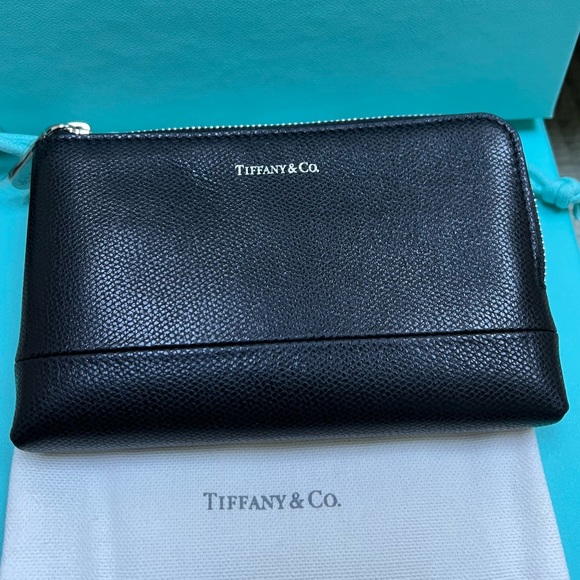 Tiffany & Co. Handbags - 🔴NEW 🔴Authentic NEW TIFFANY & CO Black Leather Clutch 💙🔴